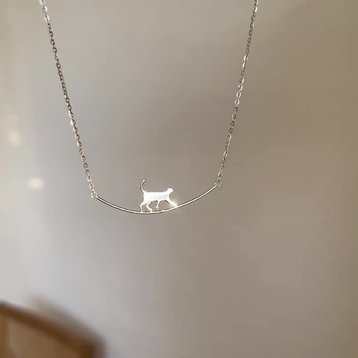 Climbing Cat – Silver Necklace